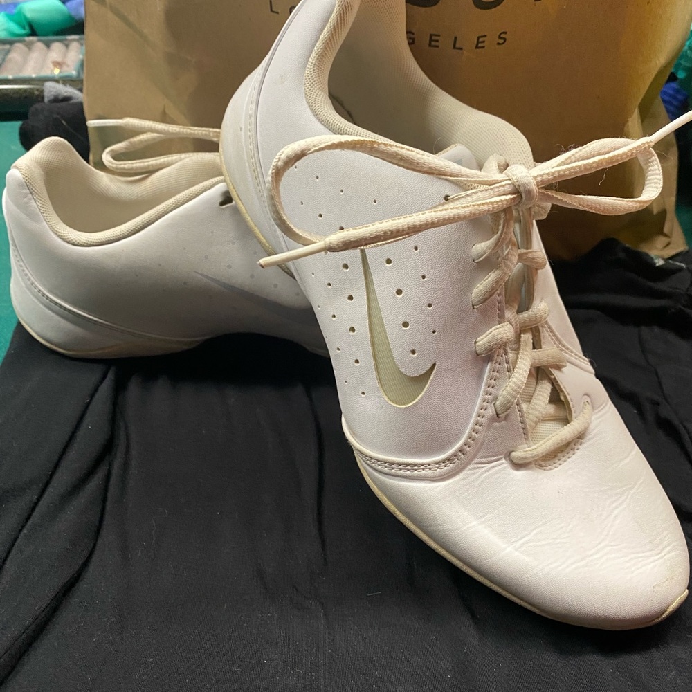Nike cheer shoes